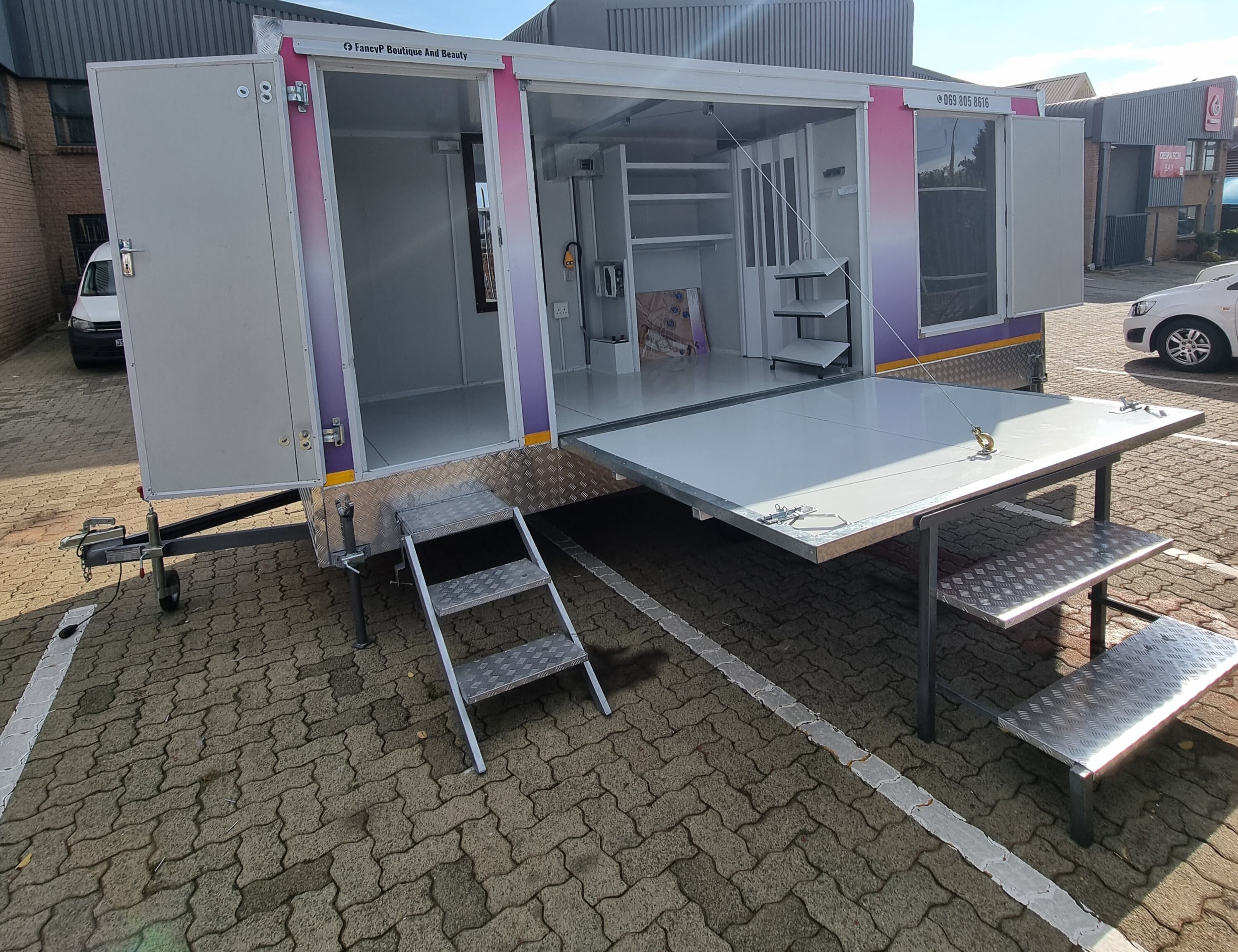 Trailored luggage transport trailer