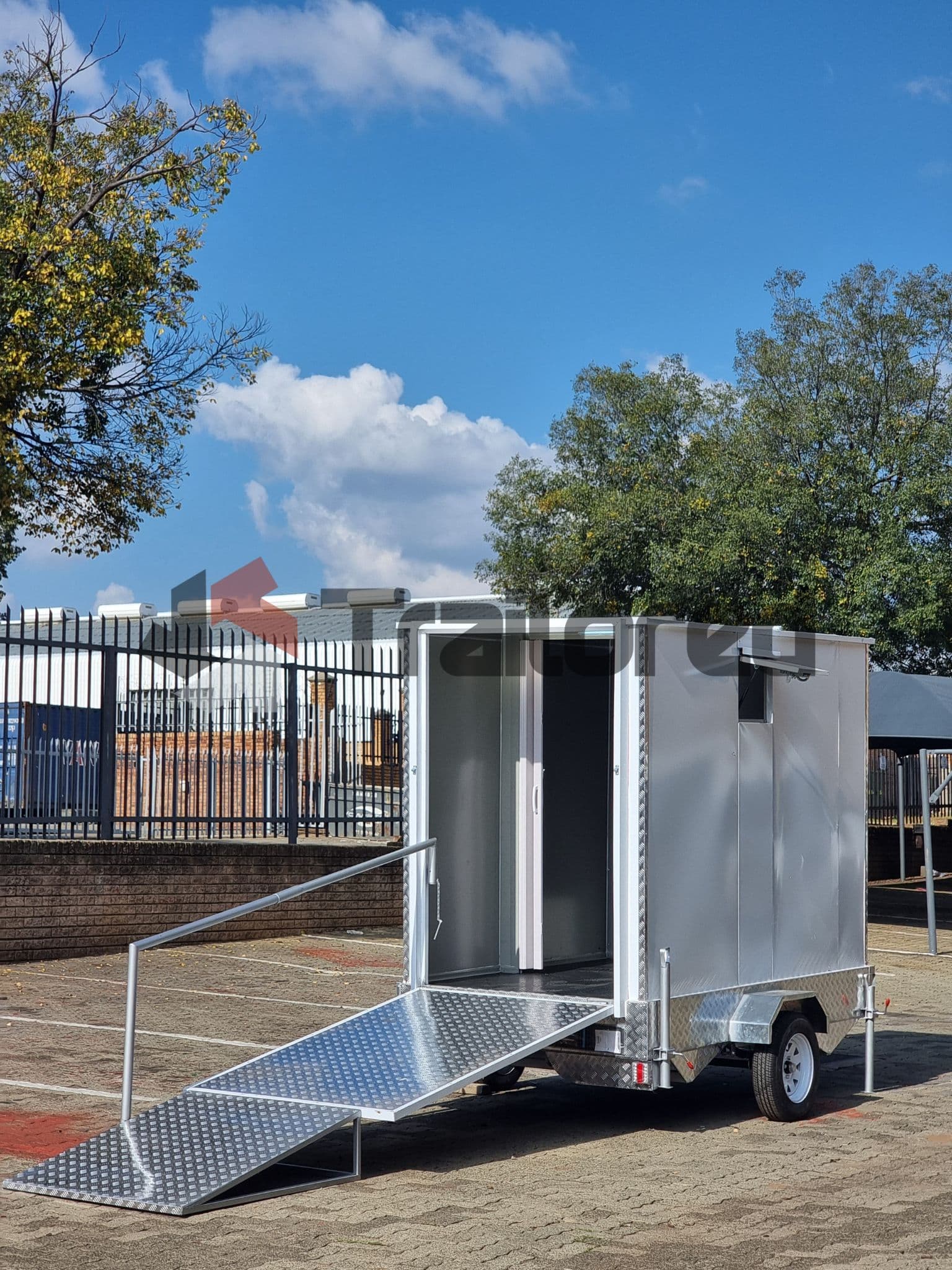 Accessible VIP toilet trailer side profile