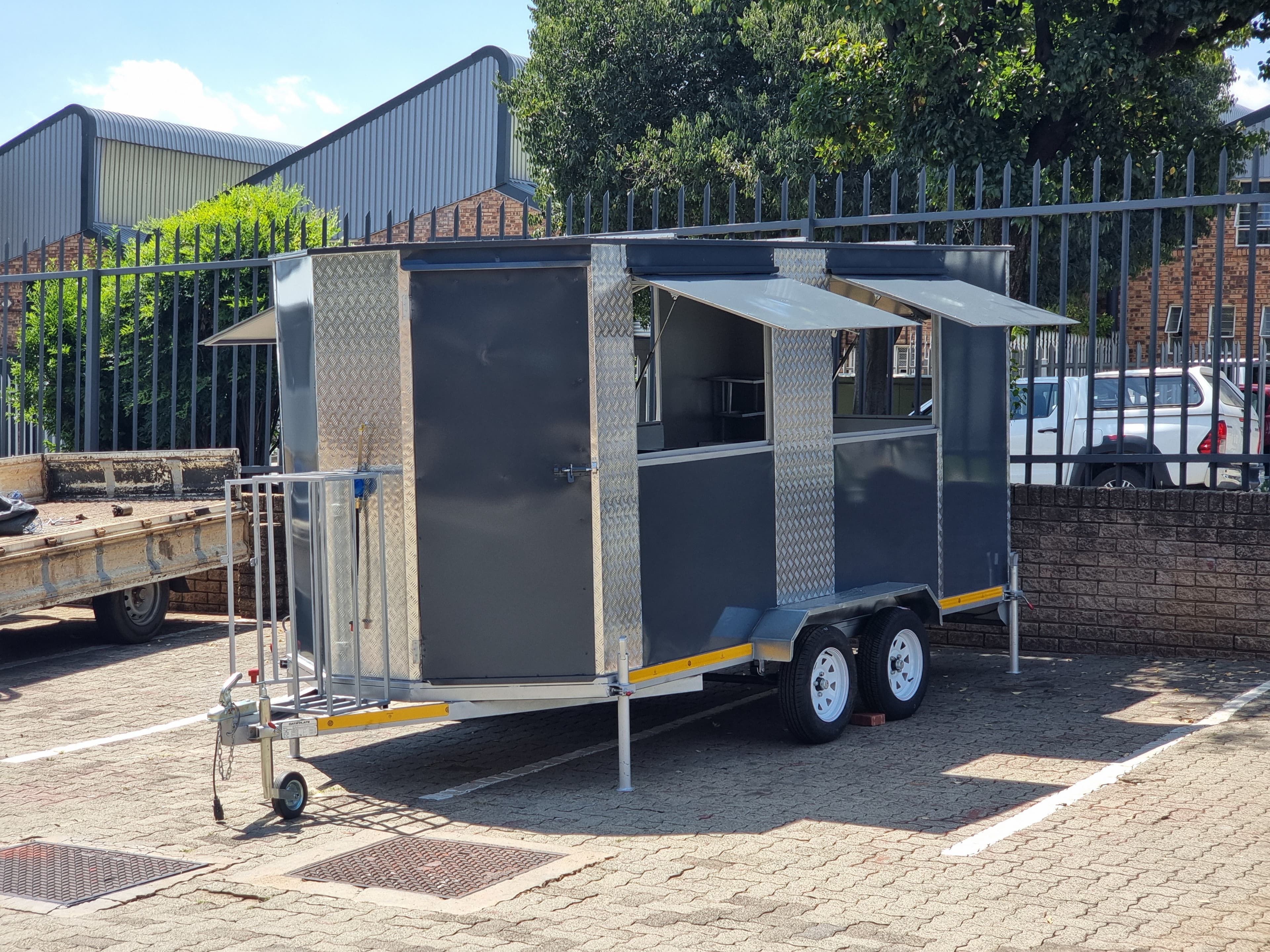 Professional mobile kitchen solution by Trailored for South African businesses